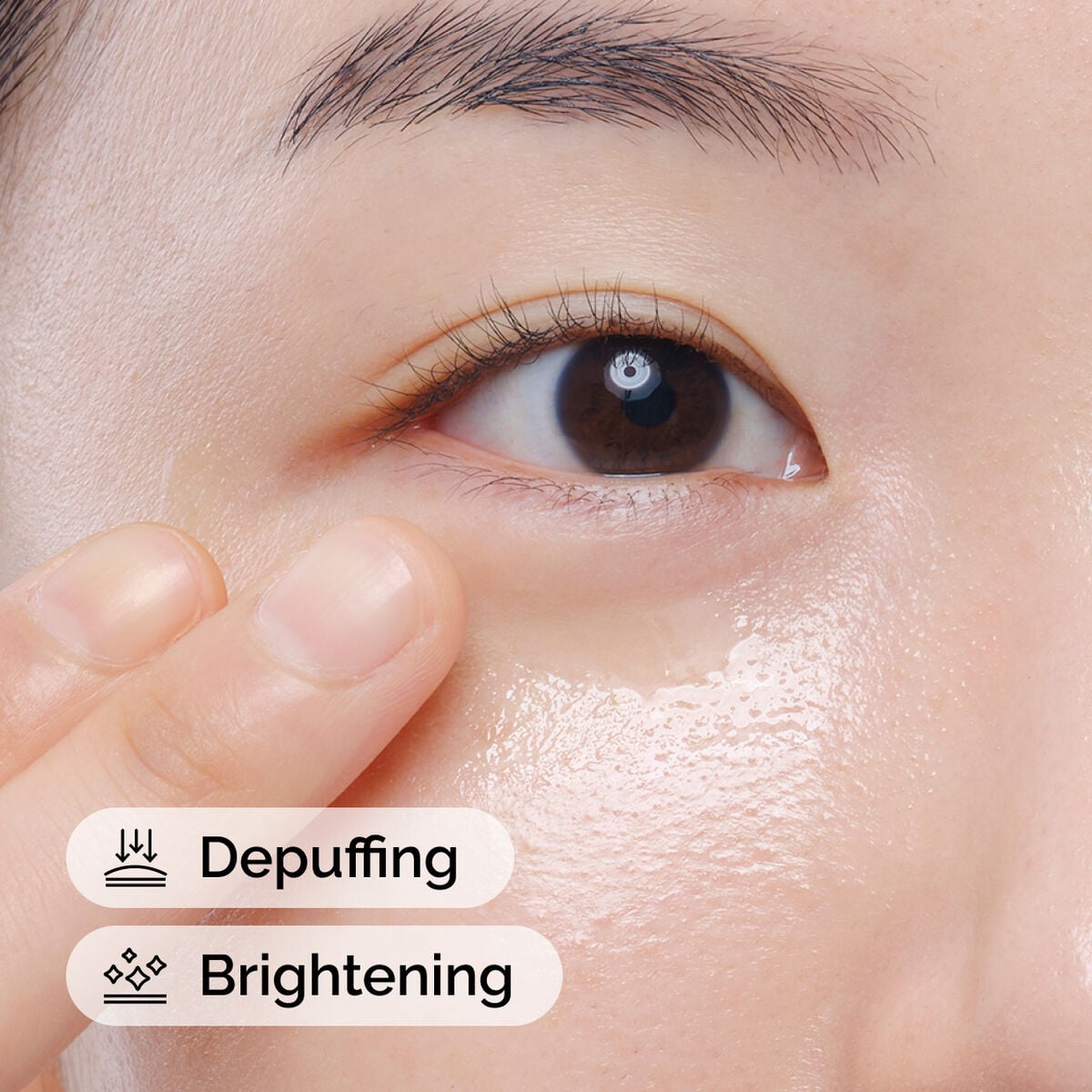 caffeine-solution-5-egcg-eye-serum-d6 ord-caffeine-solution-egcg-model-application-with-benefits.jpg